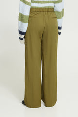 Hose Leslie in Mayfly