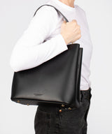 Hobo Tasche Lilla Ro in Black/Gold