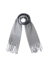 Kuscheliger Schal in Grau