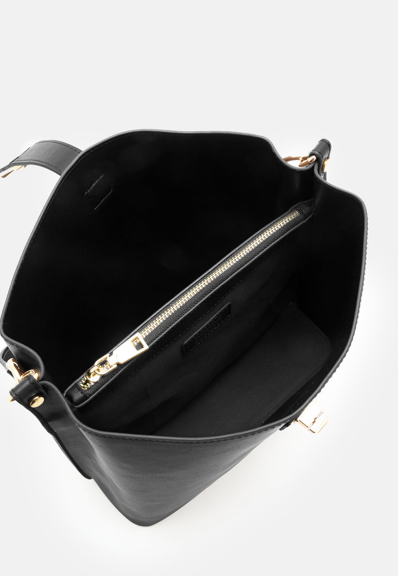 Eiby Hobo in Schwarz