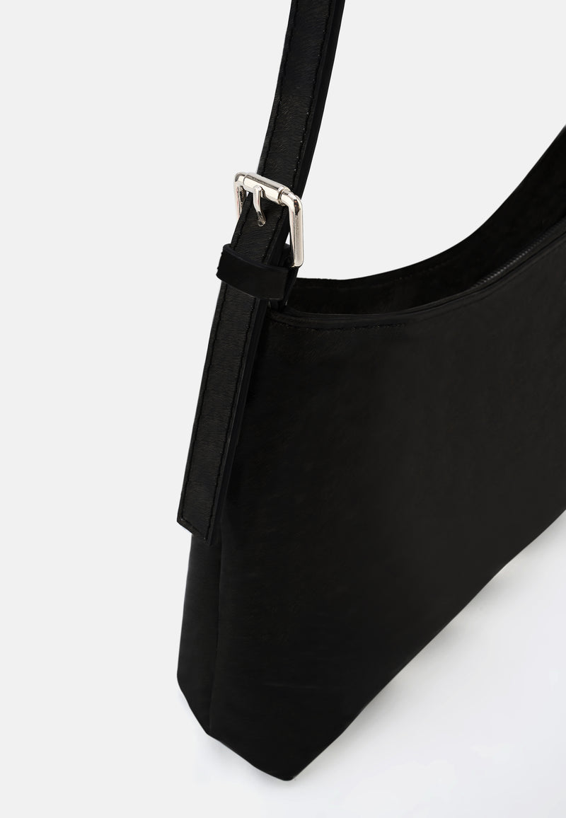 Fjone Shoulderbag in Schwarz