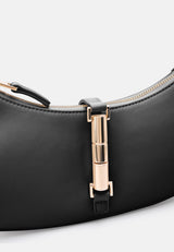 Schultertasche Loviisa East-West in Schwarz