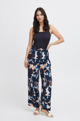 Hose Taya in Beaucoup Blue