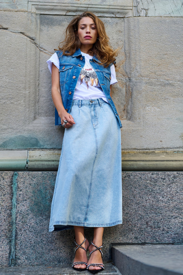 Rock Debbie in Bleached Blue Denim