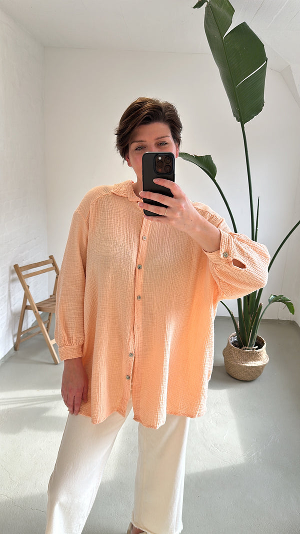 Lange Musselin Bluse Oversize in Apricot