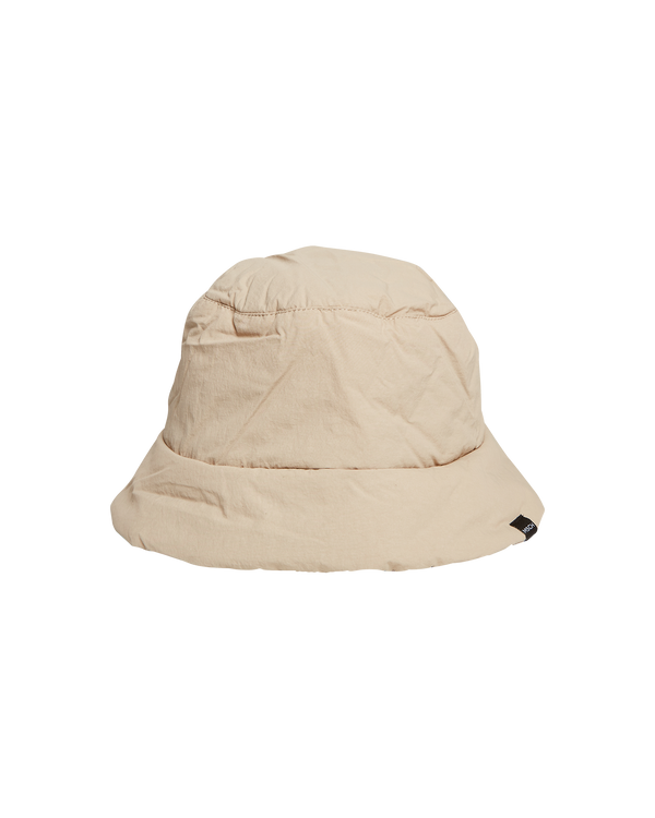 Bucket Hat Sasja in Trench Coat