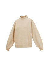 Strickpullover mit goldenen Knöpfen