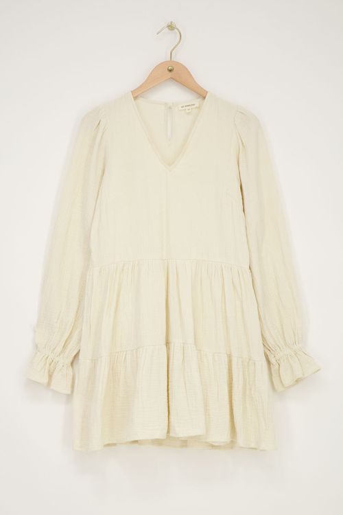 Beigefarbenes Kleid mit elastischen Ärmeln