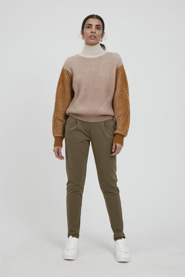 Pullover Maples in Crystal Gray
