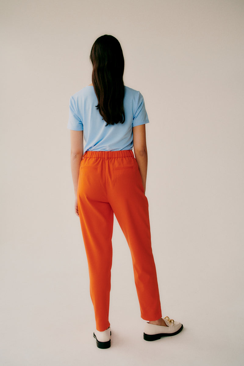 Hose Danta in Orangea