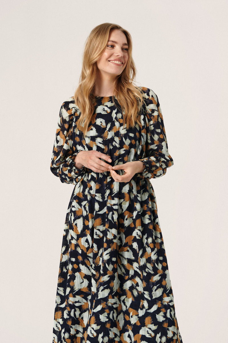 Kleid Jesica in Night Sky Stroke Print