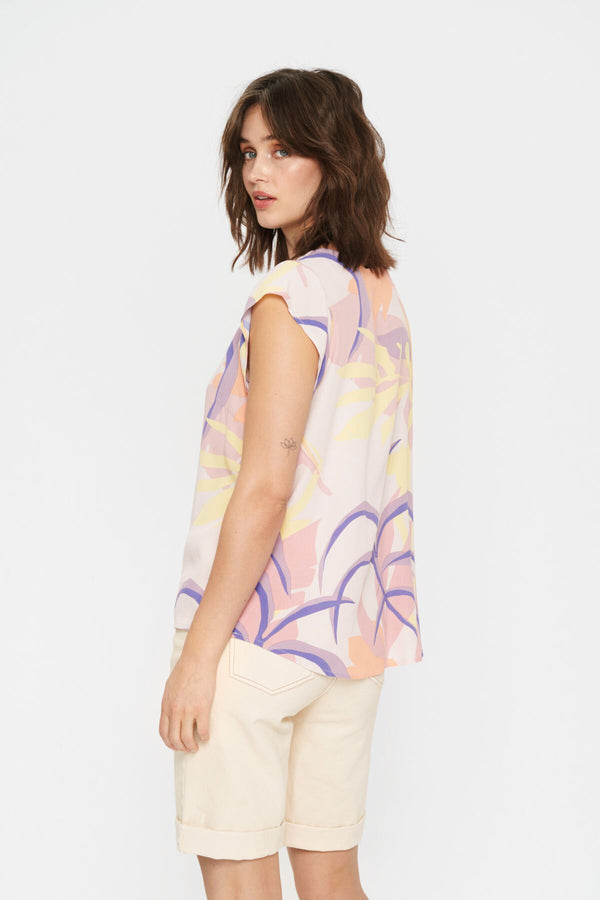 T- Shirt Blanca in Silver Peony Palm Breeze
