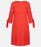 Elegantes Sommerkleid in Rot
