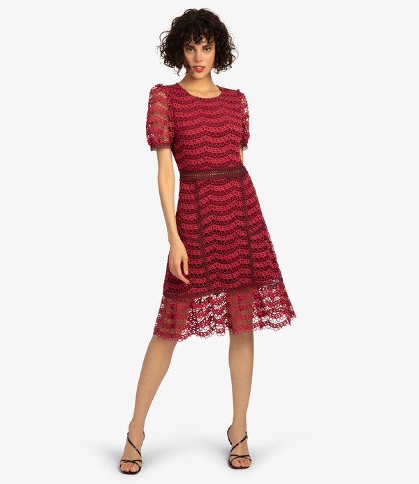 Spitzenkleid in Bordeaux
