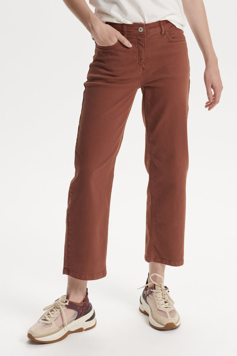 Jeanshose Samina in Cherry Mahogany