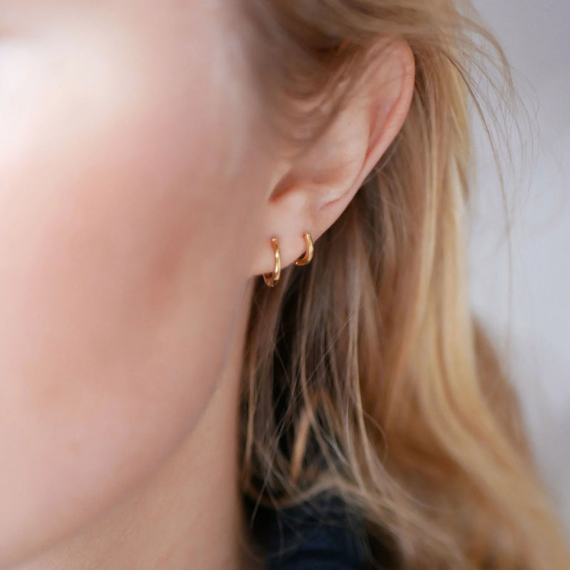 Ohrringe Classic Hoops in Gold